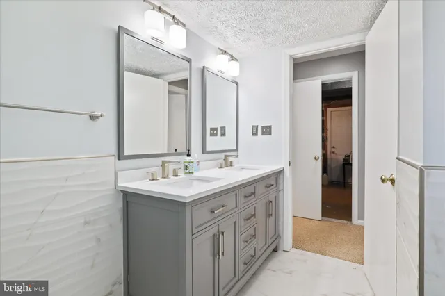 $3,900 | 3838 Glenbrook Road, Fairfax, VA 22031