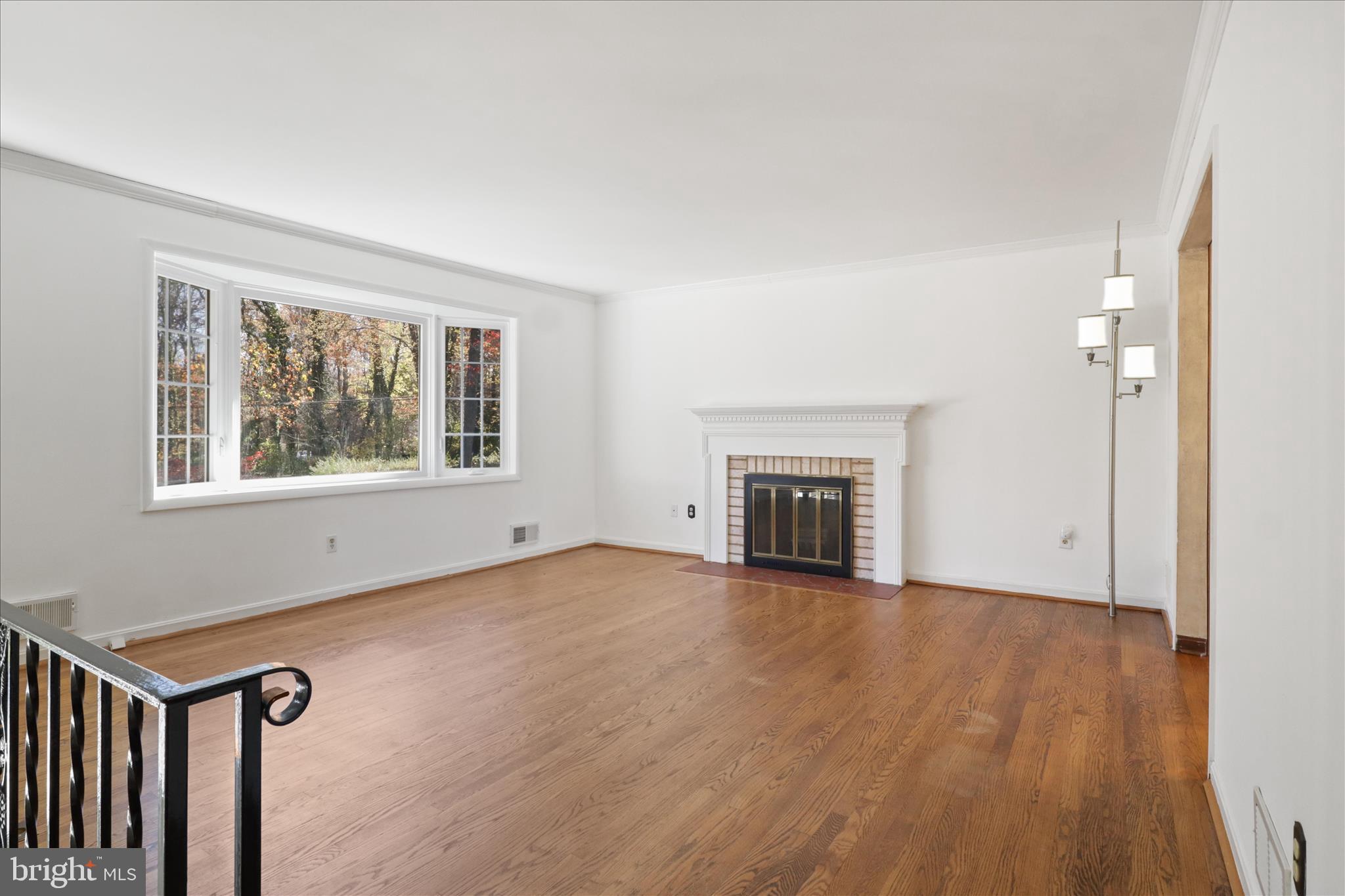 3838 Glenbrook Road Fairfax, VA 22031 - Photo 4 of 28