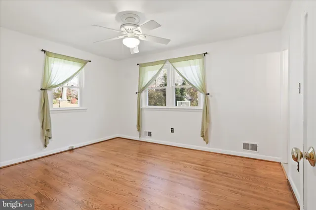 $3,900 | 3838 Glenbrook Road, Fairfax, VA 22031