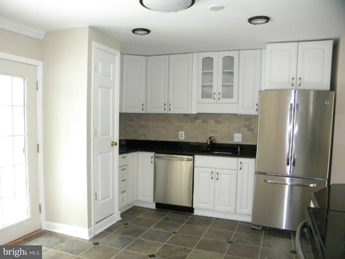 7013 Churchill Road McLean, VA 22101 - Photo 14 of 15 Kitchen