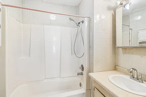 $259,000 | 150 East Mill Street, Wauconda, IL 60084