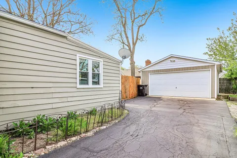 $259,000 | 150 East Mill Street, Wauconda, IL 60084