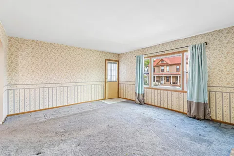 $259,000 | 150 East Mill Street, Wauconda, IL 60084