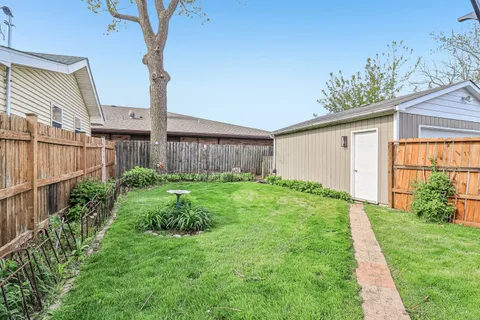$259,000 | 150 East Mill Street, Wauconda, IL 60084