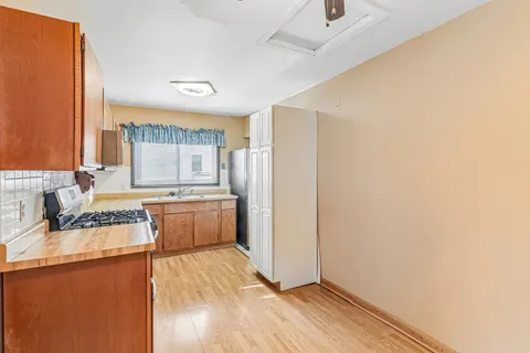 $259,000 | 150 East Mill Street, Wauconda, IL 60084