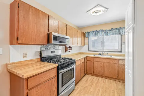 $259,000 | 150 East Mill Street, Wauconda, IL 60084