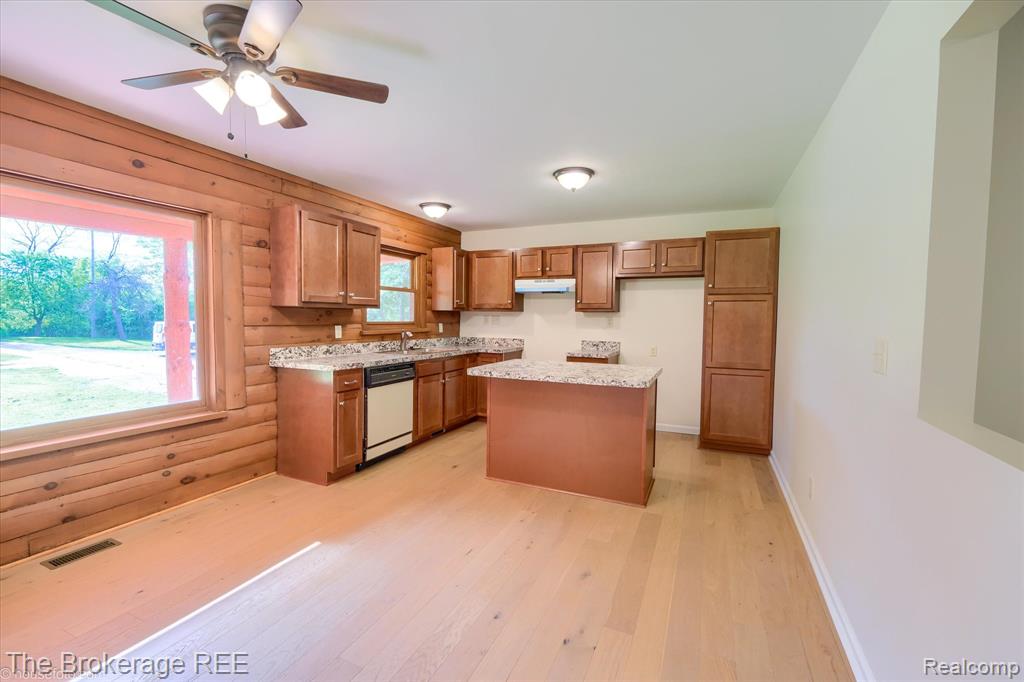 1077 Hadley Road Lapeer, MI 48446 - Photo 17 of 61