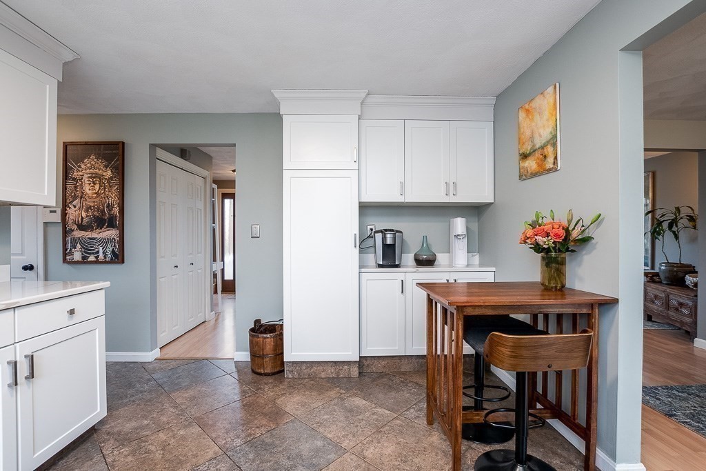 62 Hastings Road Dedham, MA 02026 - Photo 8 of 41 Gallery Image 8