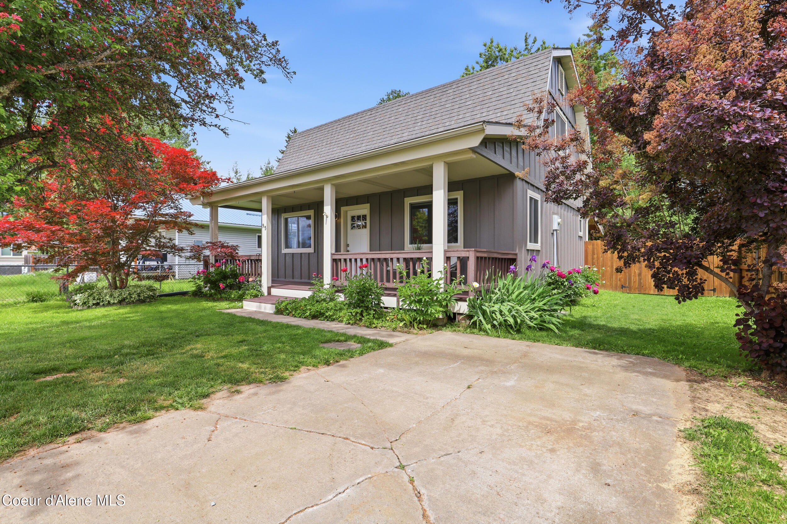 95 Whiskey Jack Road Sandpoint, ID 83864 - Photo 2 of 29 front of home