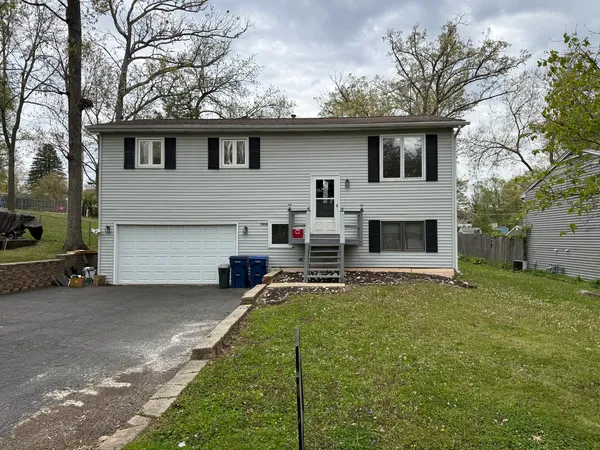 $270,000 | 8910 Memory Trail, Wonder Lake, IL 60097