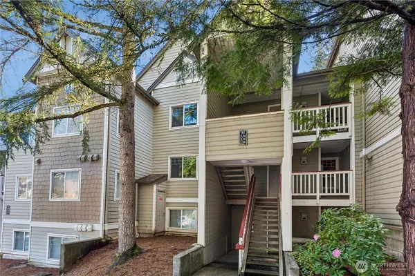 $2,650 | 18501 Southeast Newport Way, Unit H236, Issaquah, WA 98027