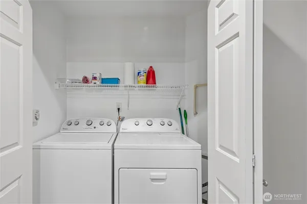 $2,650 | 18501 Southeast Newport Way, Unit H236, Issaquah, WA 98027