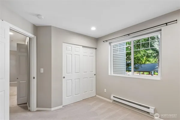 $2,650 | 18501 Southeast Newport Way, Unit H236, Issaquah, WA 98027