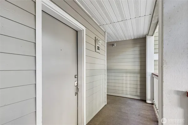 $2,650 | 18501 Southeast Newport Way, Unit H236, Issaquah, WA 98027
