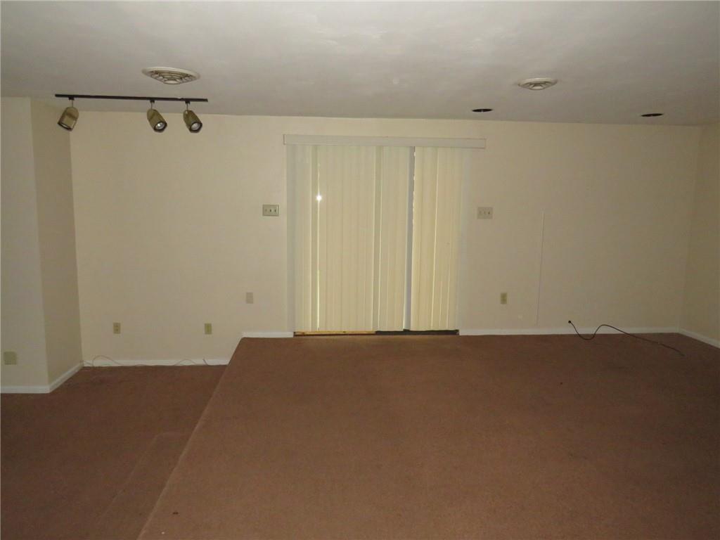 8616 Oakcrest Road Pittsburgh, PA 15235 - Photo 2 of 31 Gallery Image 2