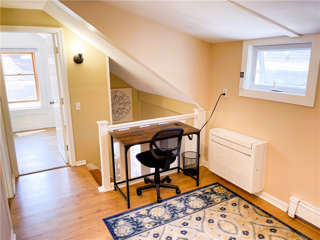6 Pope Street Newport, RI 02840 - Photo 15 of 18 Second floor study/workstation