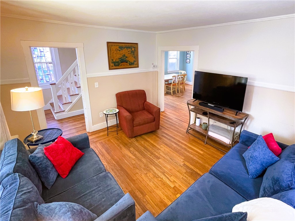 6 Pope Street Newport, RI 02840 - Photo 5 of 18 Spacious living room