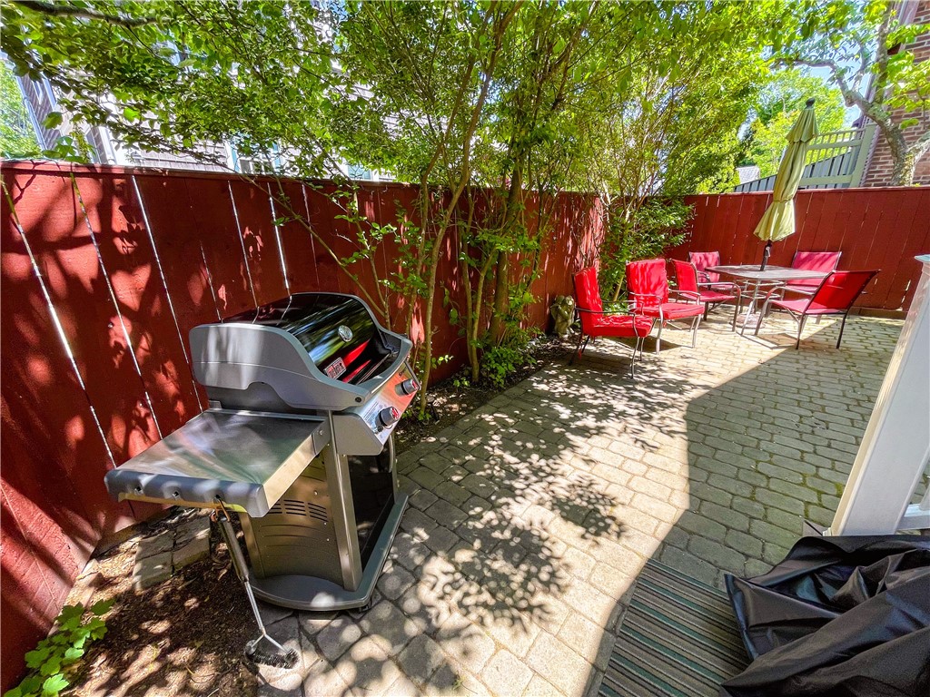 6 Pope Street Newport, RI 02840 - Photo 9 of 18 Al fresco dining!