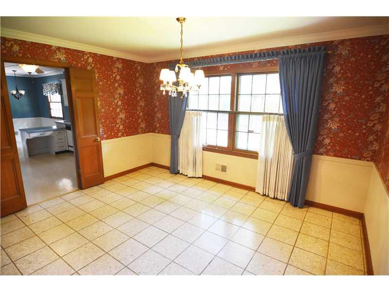 6715 Hythe Road Indianapolis, IN 46220 - Photo 3 of 19 Gallery Image 3