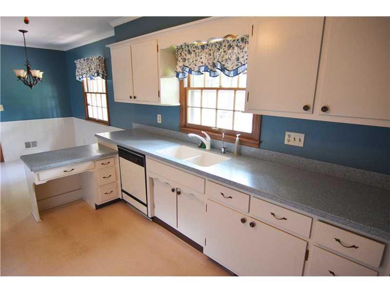 6715 Hythe Road Indianapolis, IN 46220 - Photo 5 of 19 Gallery Image 5