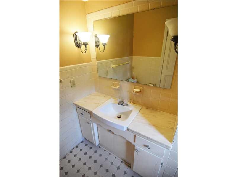 6715 Hythe Road Indianapolis, IN 46220 - Photo 9 of 19 Gallery Image 9