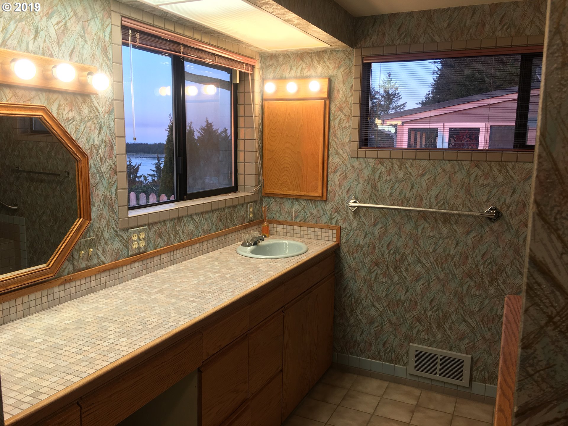291 Sunset Drive Reedsport, OR 97467 - Photo 12 of 24 Gallery Image 12
