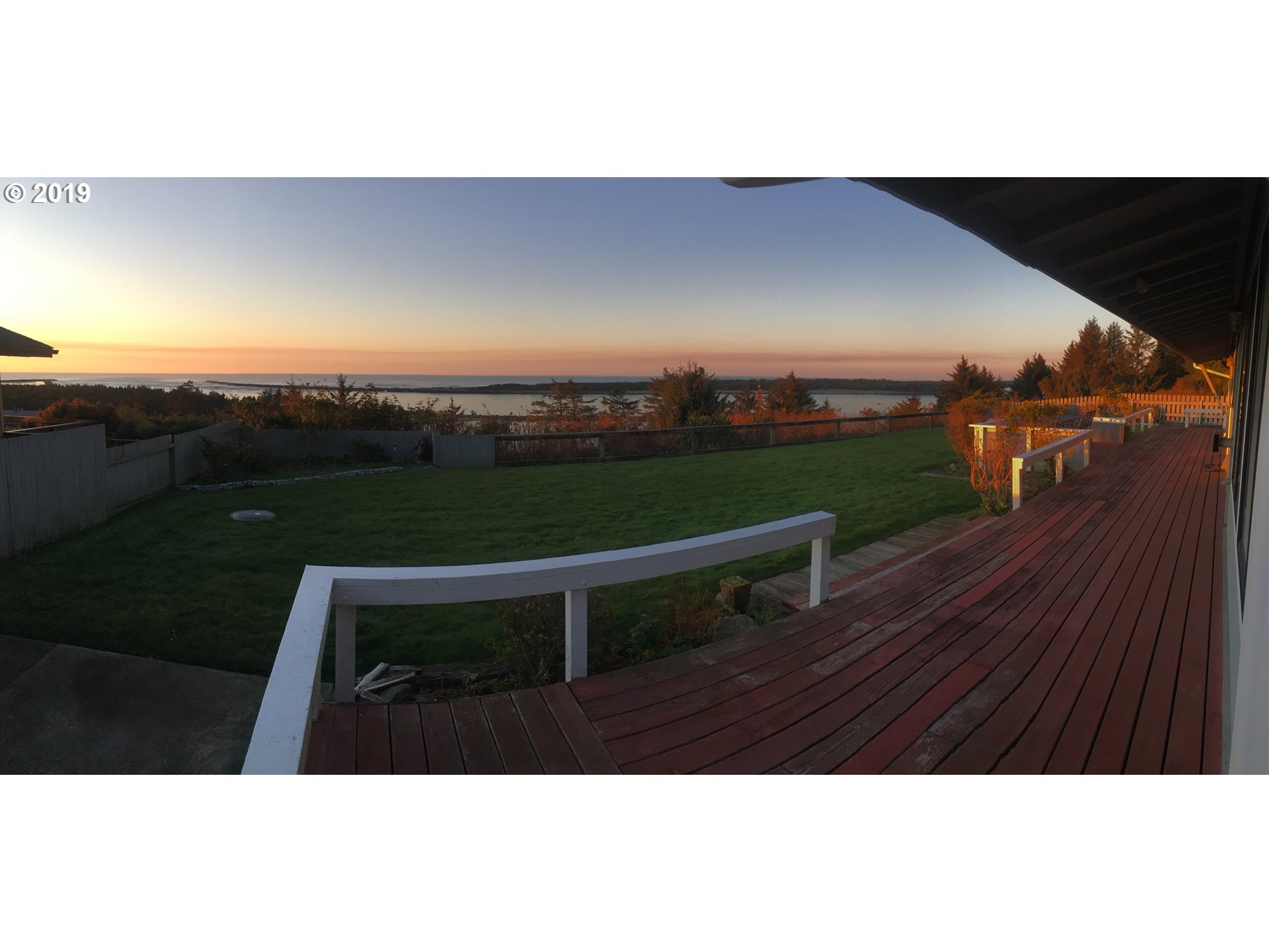 291 Sunset Drive Reedsport, OR 97467 - Photo 4 of 24 Gallery Image 4