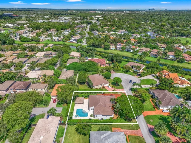 $2,195,000 | 16160 Southwest 89th Place, Palmetto Bay, FL 33157