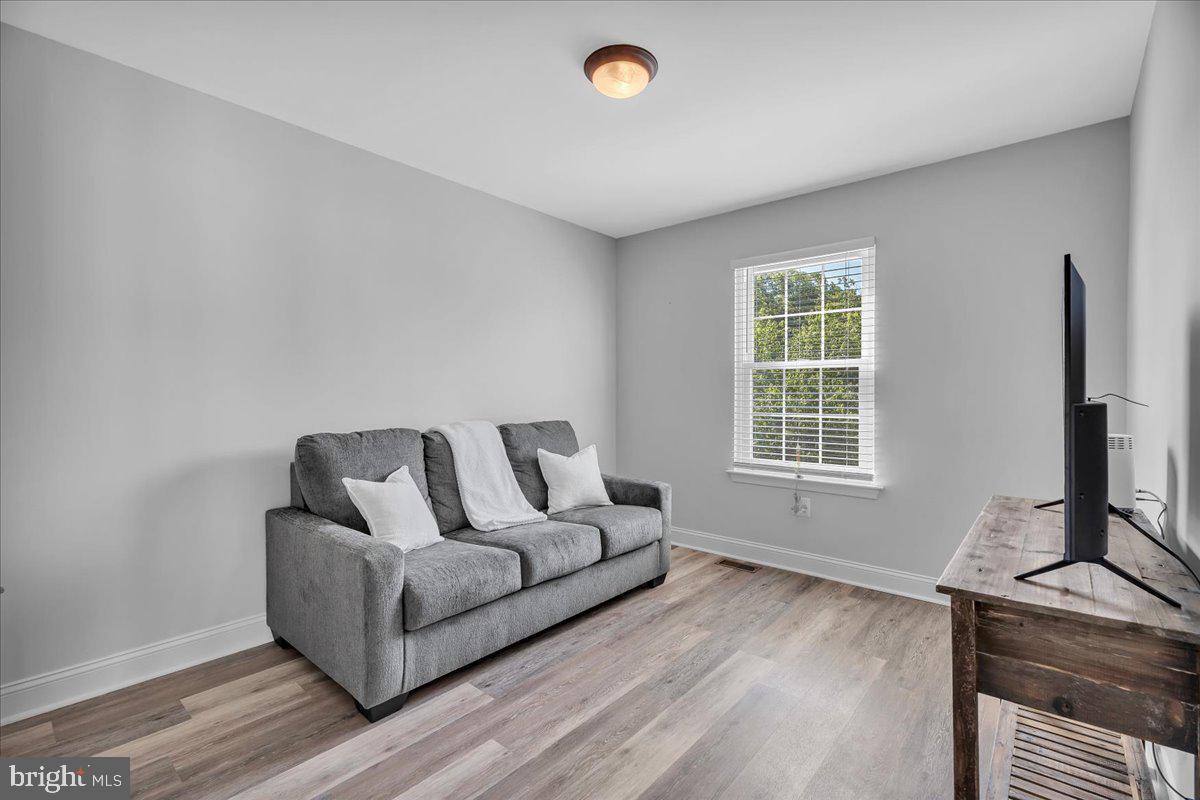 74 Candlewood Road Williamstown, NJ 08094 - Photo 24 of 45 Bright and inviting living space.