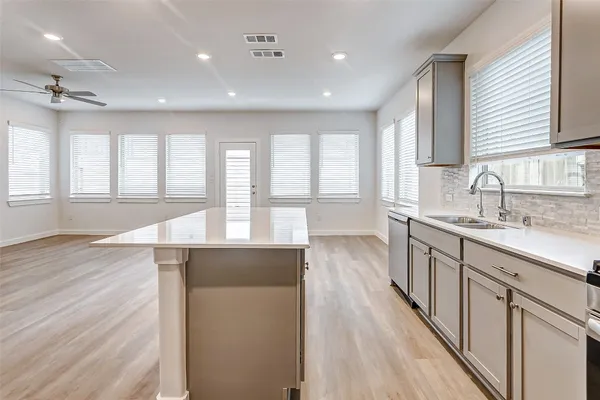 $2,250 | 17127 Walden Lk Lane, Hockley, TX 77447