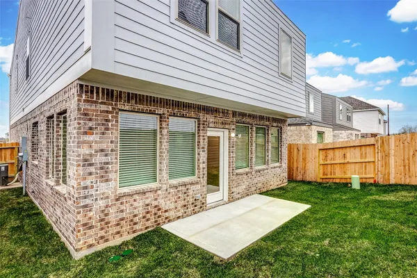 $2,250 | 17127 Walden Lk Lane, Hockley, TX 77447