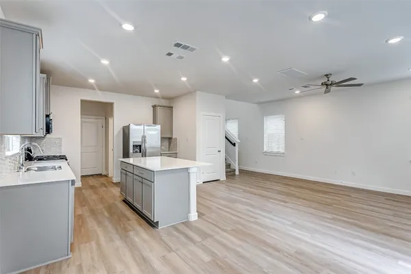 $2,250 | 17127 Walden Lk Lane, Hockley, TX 77447