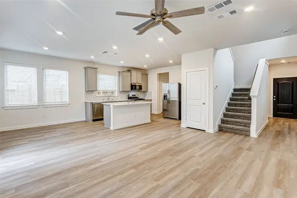 $2,250 | 17127 Walden Lk Lane, Hockley, TX 77447