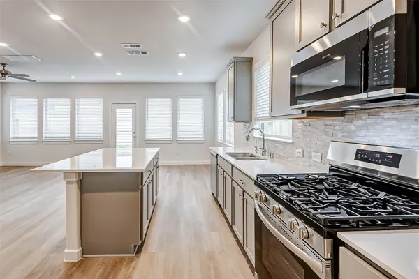 $2,250 | 17127 Walden Lk Lane, Hockley, TX 77447