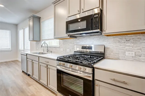 $2,250 | 17127 Walden Lk Lane, Hockley, TX 77447