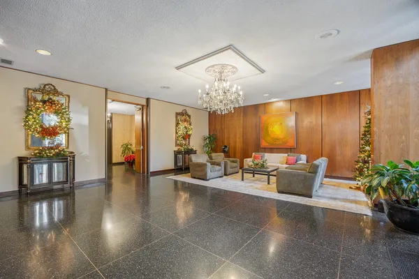 $1,495,000 | 1122 Colorado Street, Unit 1004, Austin, TX 78701