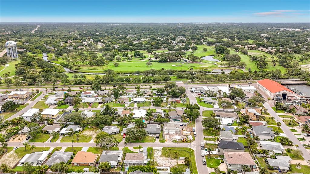 2464 Del Rio Way Dunedin, FL 34698 - Photo 10 of 12