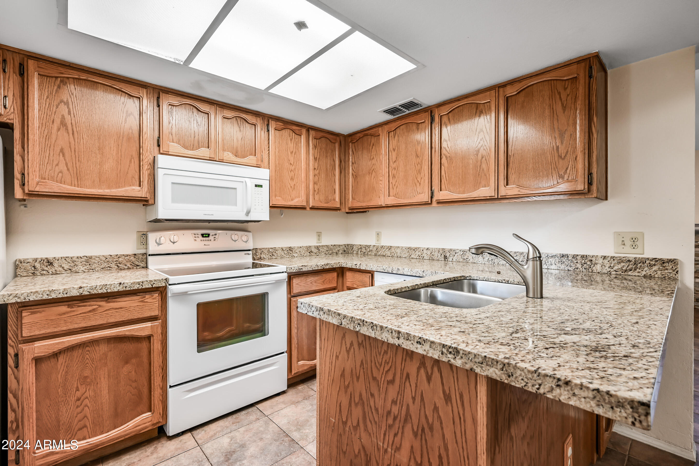 170 East Guadalupe Road, Unit 44 Gilbert, AZ 85234 - Photo 8 of 21 8-170EGR44-ocupix