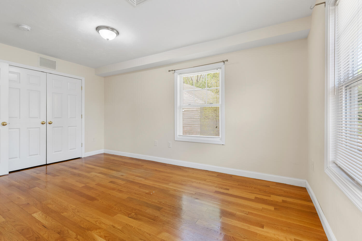403-405 Reedsdale Road Milton, MA 02186 - Photo 27 of 43 403405 Reedsdale Rd Milton MA-large-028-