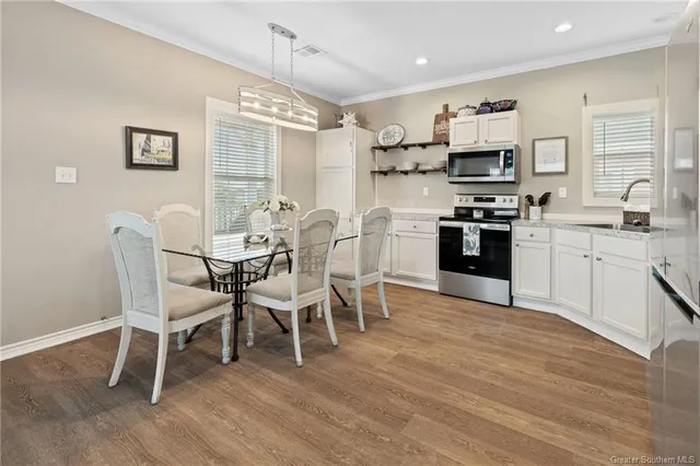 $448,900 | 433 Lake Breeze Road, Hackberry, LA 70645