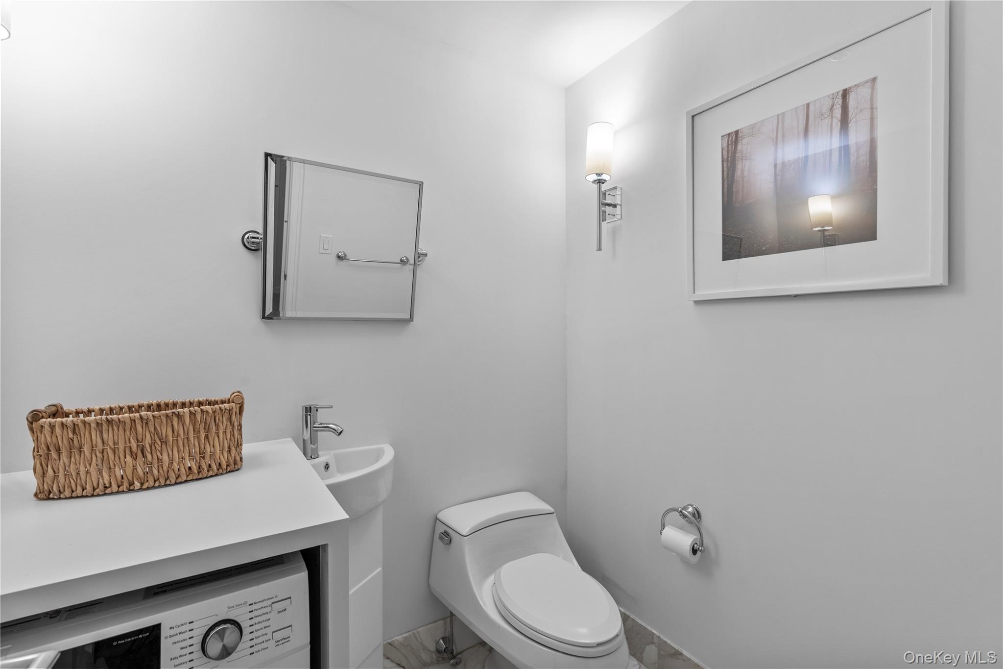 1 Renaissance Square, Unit 10H White Plains, NY 10601 - Photo 11 of 22 a bathroom with a toilet