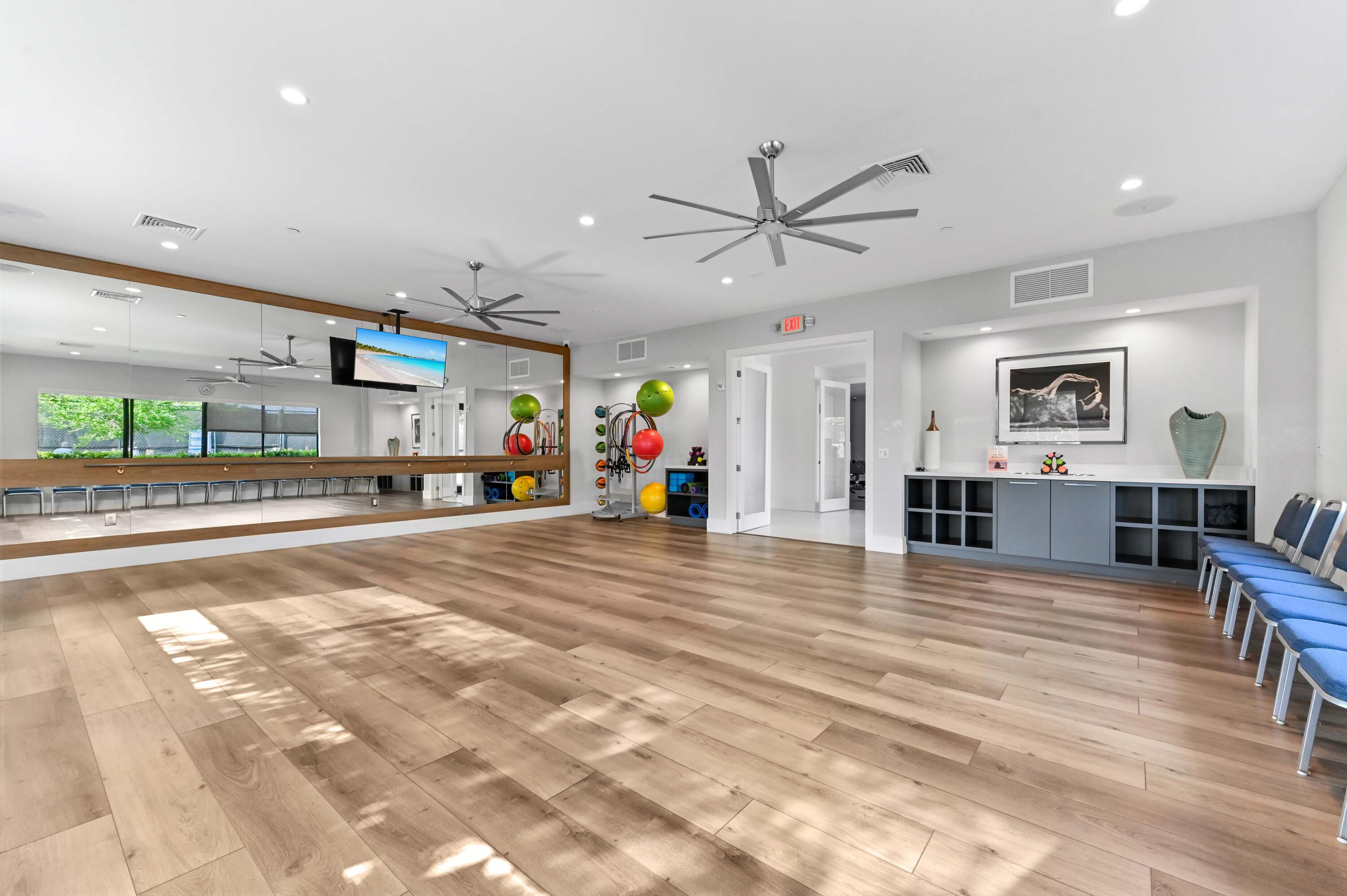 14895 Builtmore Way, Unit 107 Delray Beach, FL 33446 - Photo 33 of 40 a view of a living room