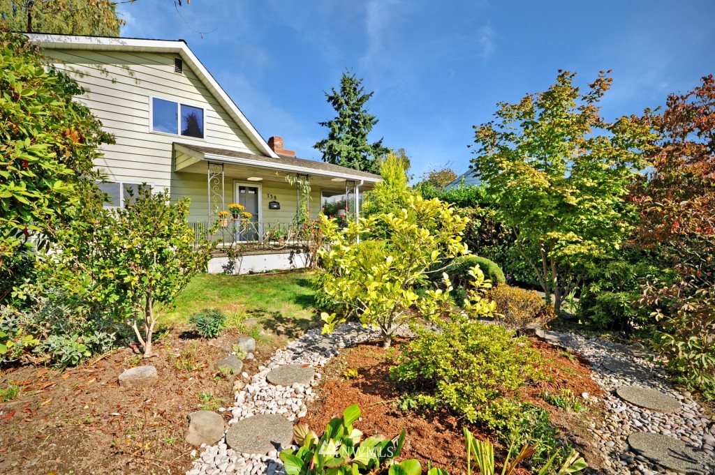 738 North 86th Street Seattle, WA 98103 - Photo 2 of 18