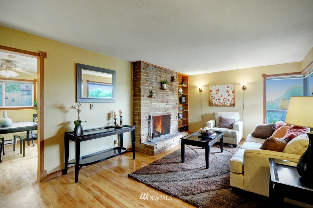 738 North 86th Street Seattle, WA 98103 - Photo 5 of 18