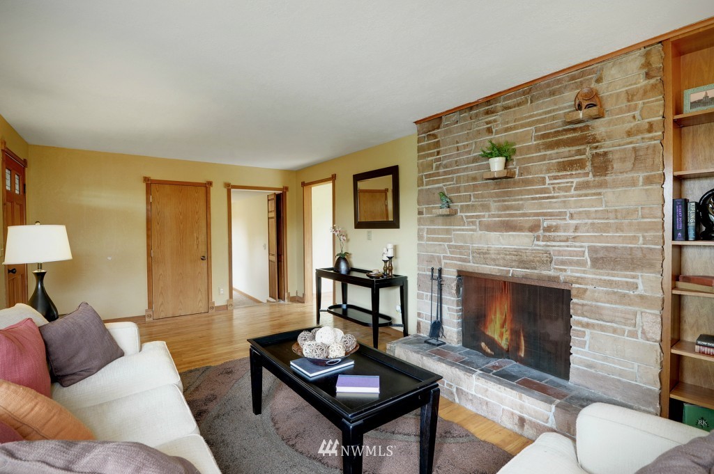 738 North 86th Street Seattle, WA 98103 - Photo 7 of 18