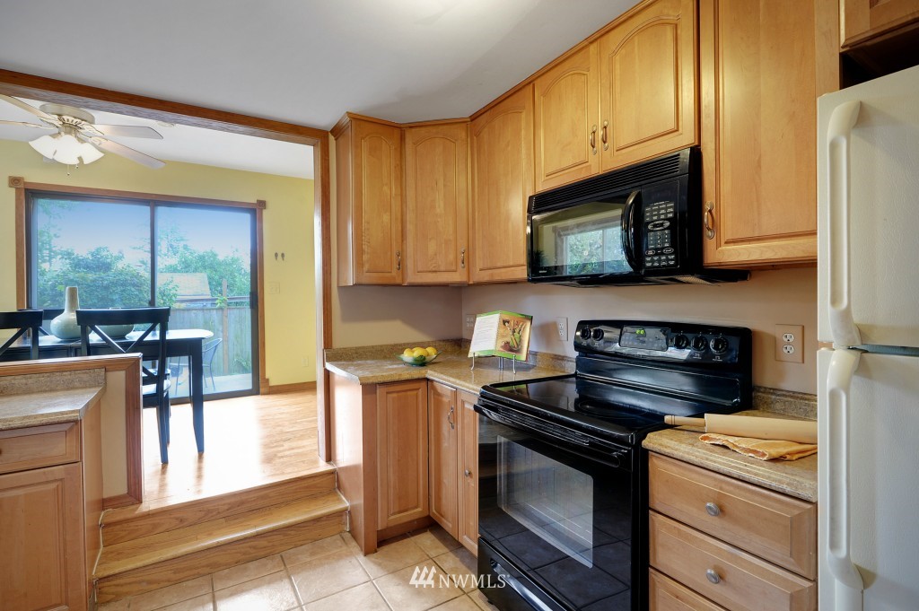 738 North 86th Street Seattle, WA 98103 - Photo 10 of 18