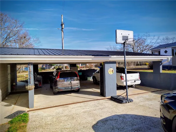 $799,000 | 221 1st Avenue, Iva, SC 29655