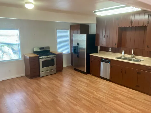 $1,825 | 6927 Avenue O, Galveston, TX 77551