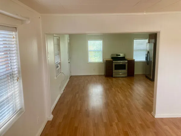 $1,825 | 6927 Avenue O, Galveston, TX 77551