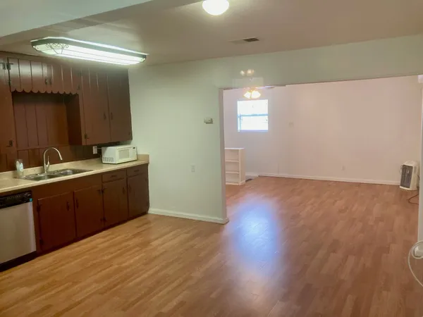 $1,825 | 6927 Avenue O, Galveston, TX 77551